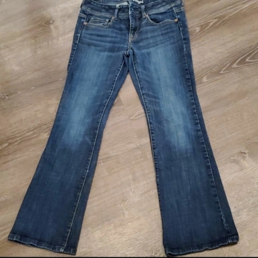 American Eagle Original Boot cut.   ( Sz 4 )